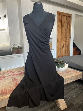 le chateau Black Sleeveless Wrap-Style Midi Dress